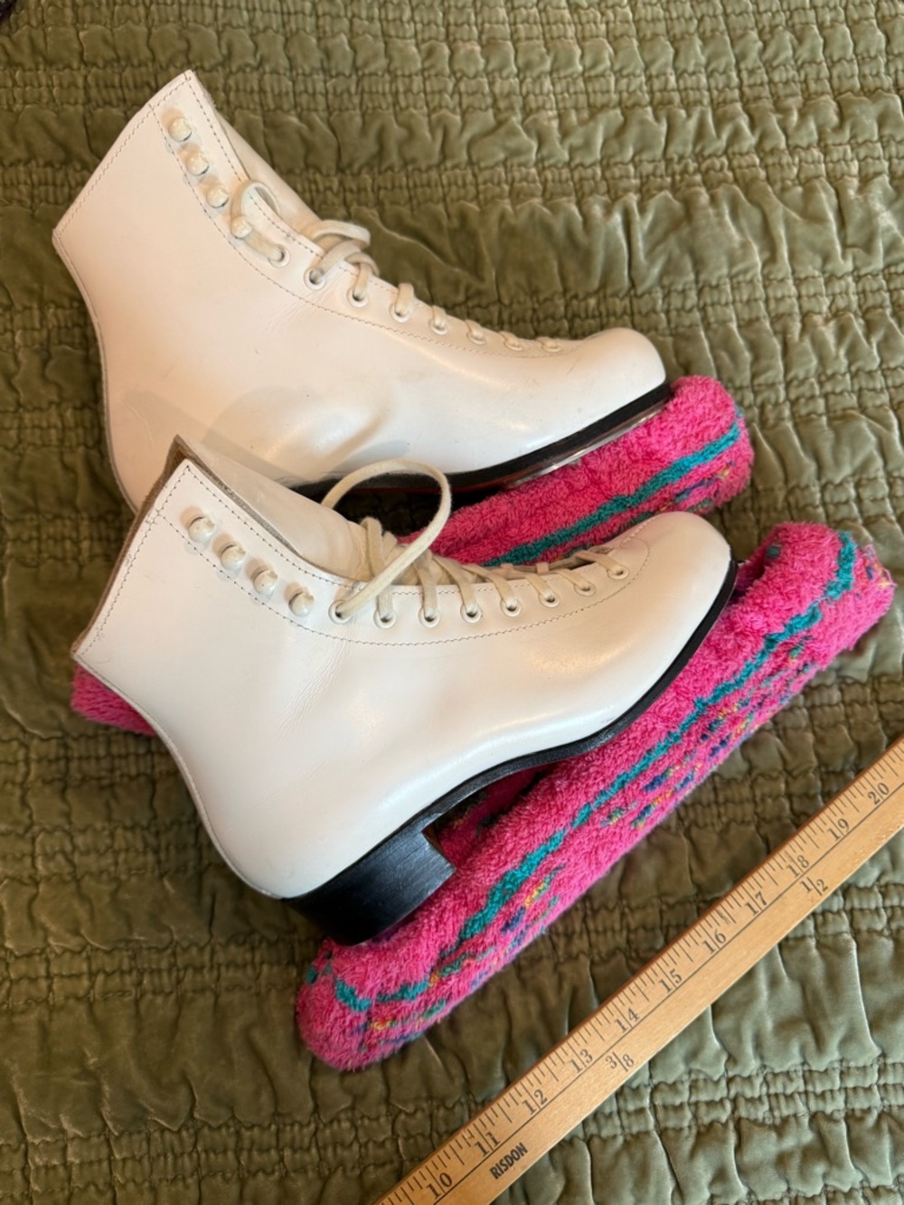 Riedel White Women's Leather Lace-Up Ice Skates with Pink Blade Covers 4